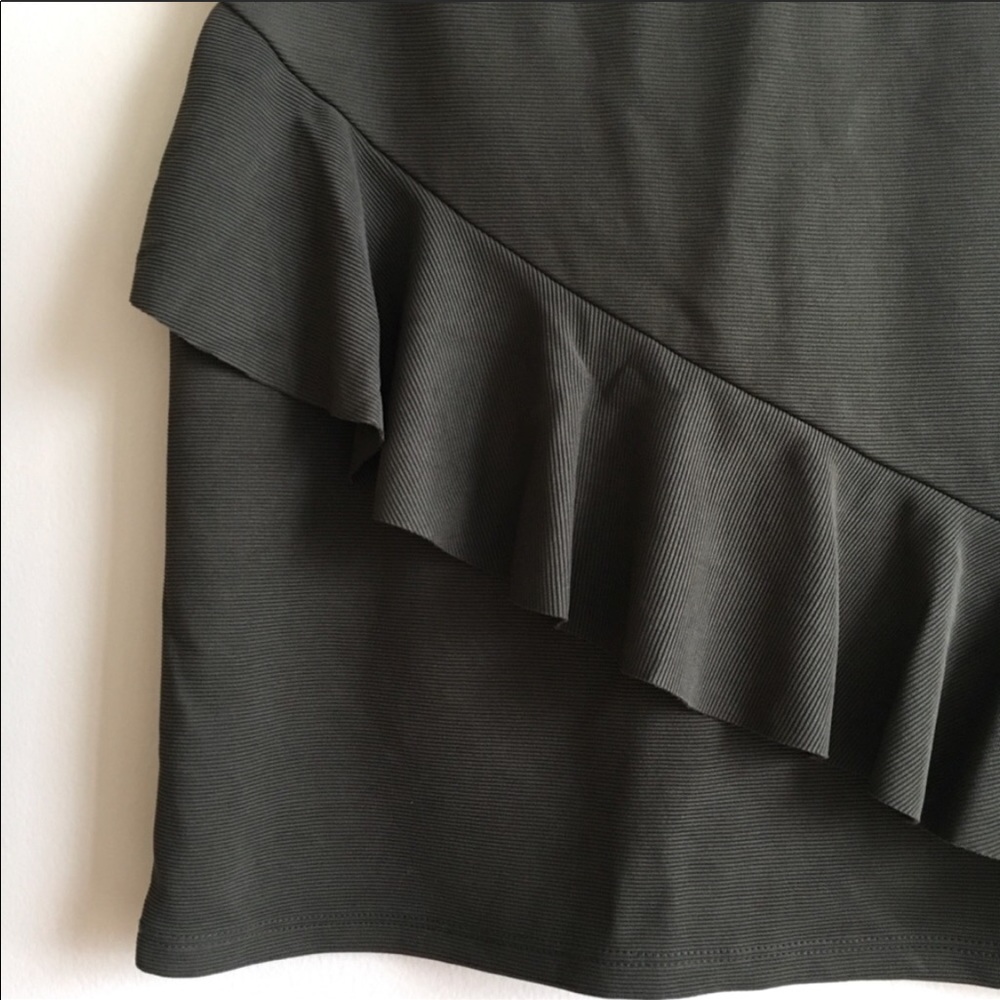 Zara Ruffled Mini Skirt S